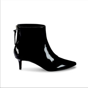 NWT Saks Fifth Avenue Dina Kitten Heels